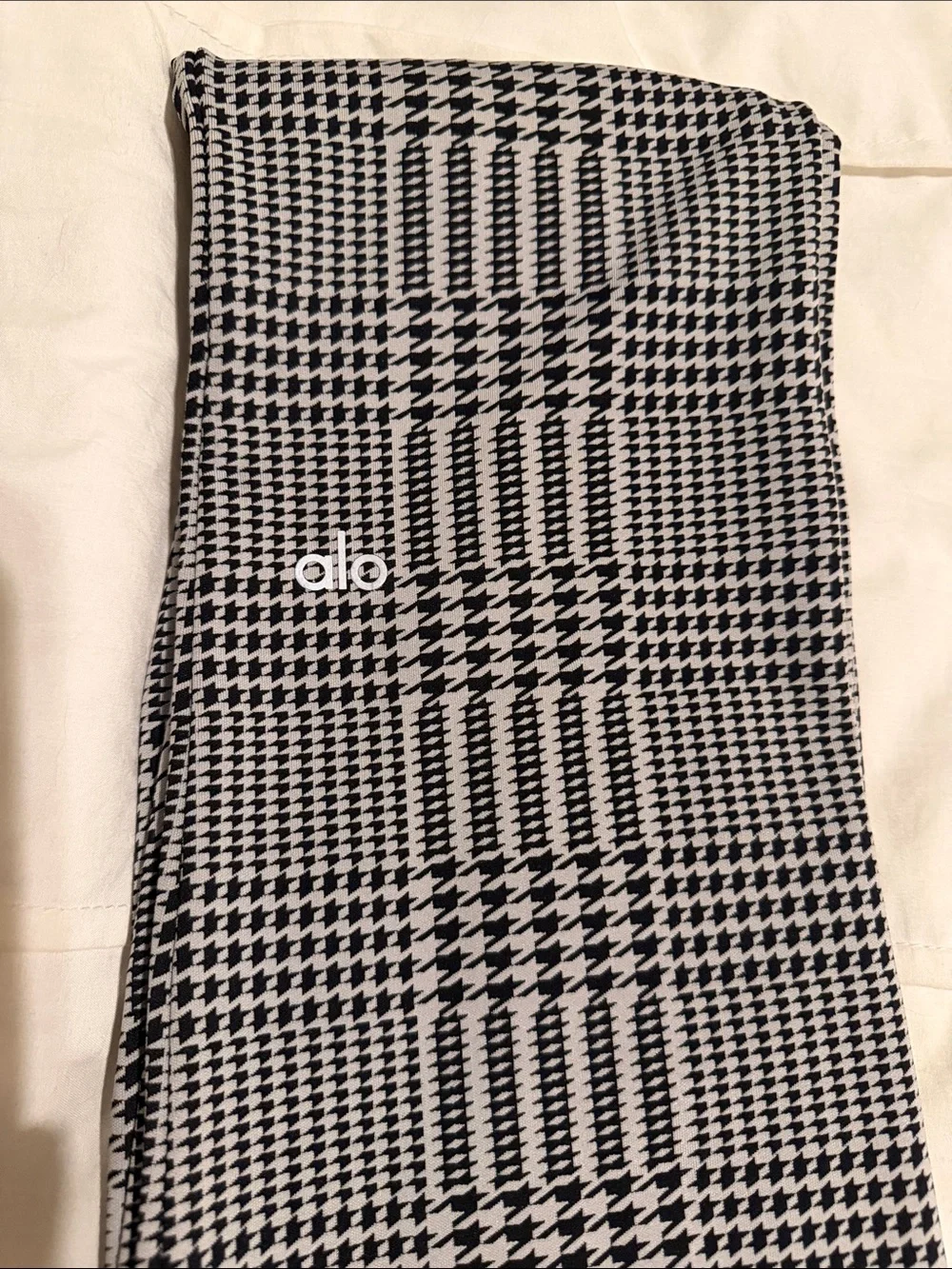 ALO JACQUARD HIGH-WAIST GLENPLAID FLUTTER LEGGING $138 NO Tag Flare Bell Leg XS
